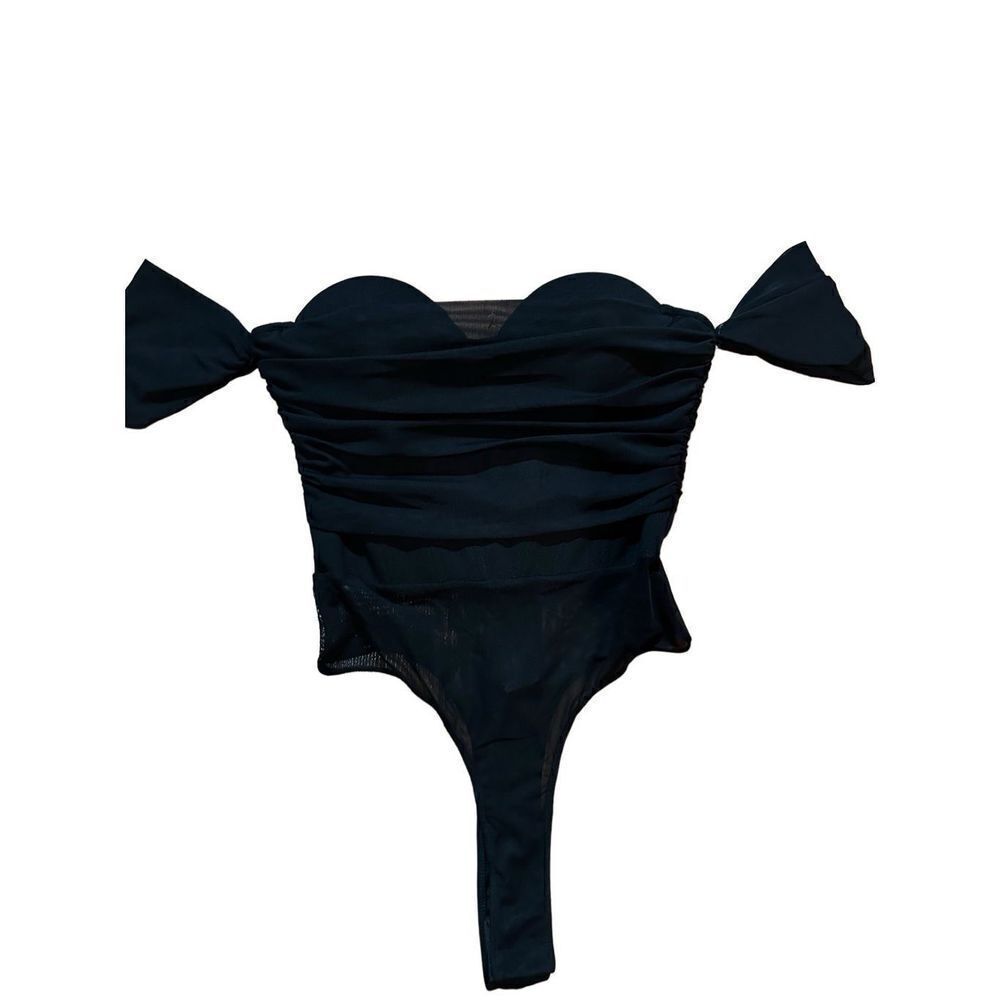 Windsor women’s black off-the-shoulder bodysuit‎ sz S